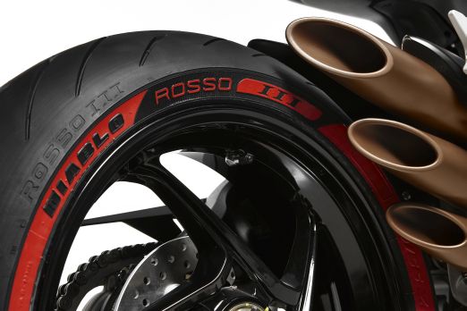 brutale pirelli diablo rossoiii_0089