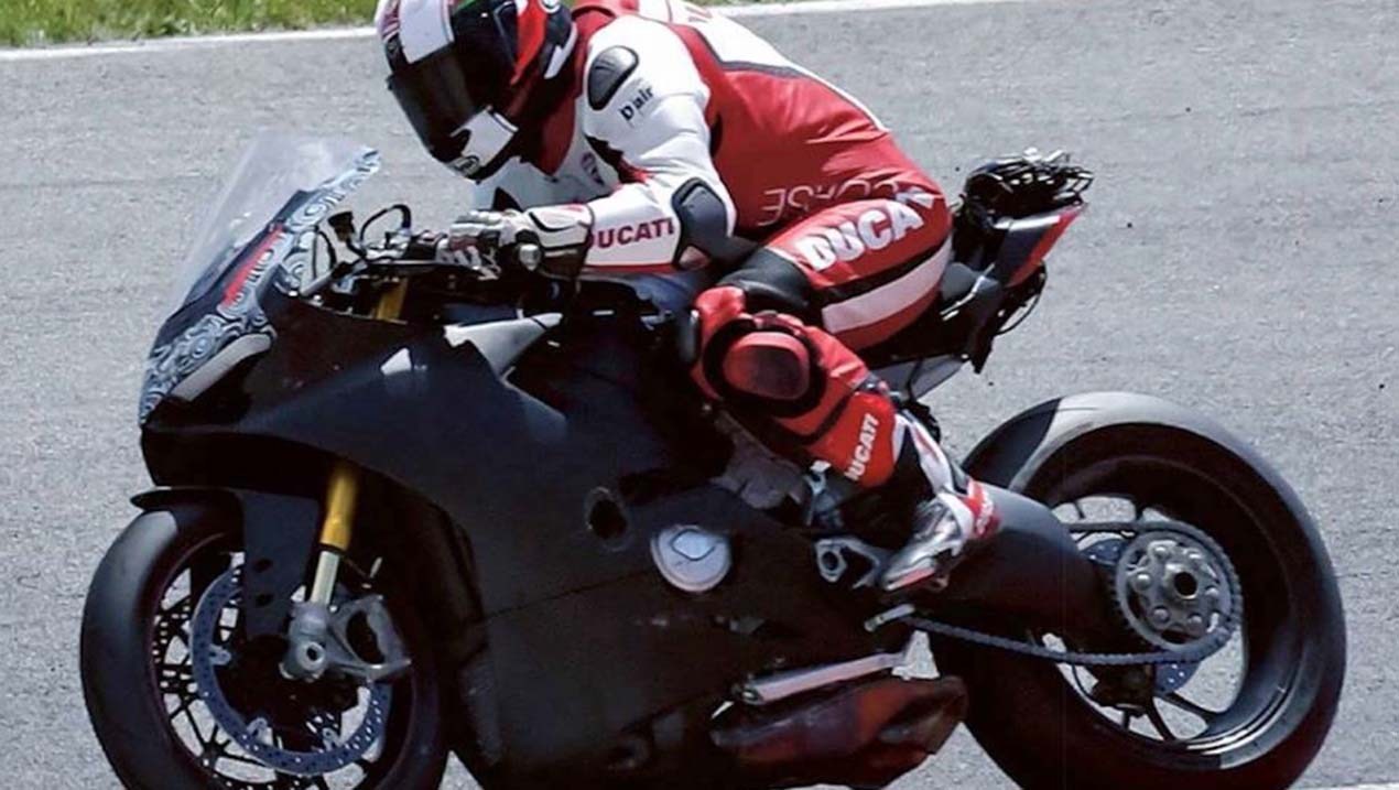 Ducati-V4-Superbike-spy-photos-02